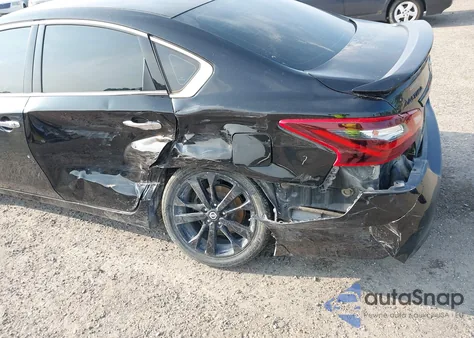 2018 Nissan Altima 2.5/S/Sv/Sl/Sr из США, поврежденный, VIN 1N4AL3AP5JC299208